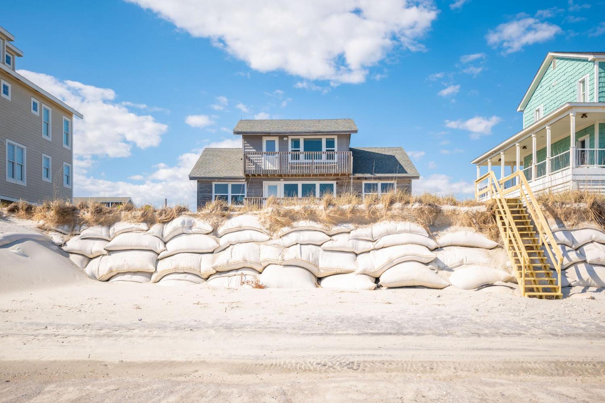 Re-Juvenated Villa Oak Island Ngoại thất bức ảnh